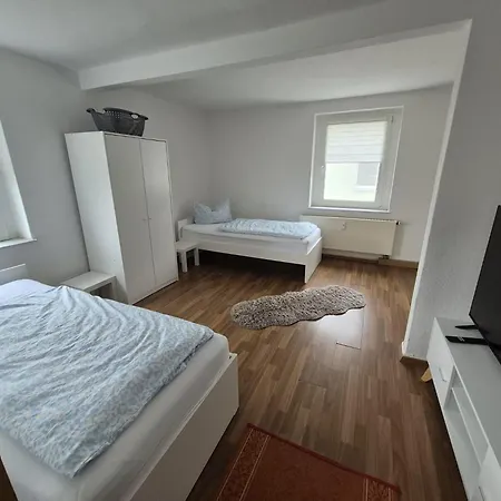 Апартаменты Monteurzimmer Und Bei Leuna, Halle, Leipzig *